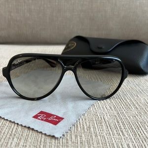 Ray-Ban CATS 5000 Classic Sunglasses
